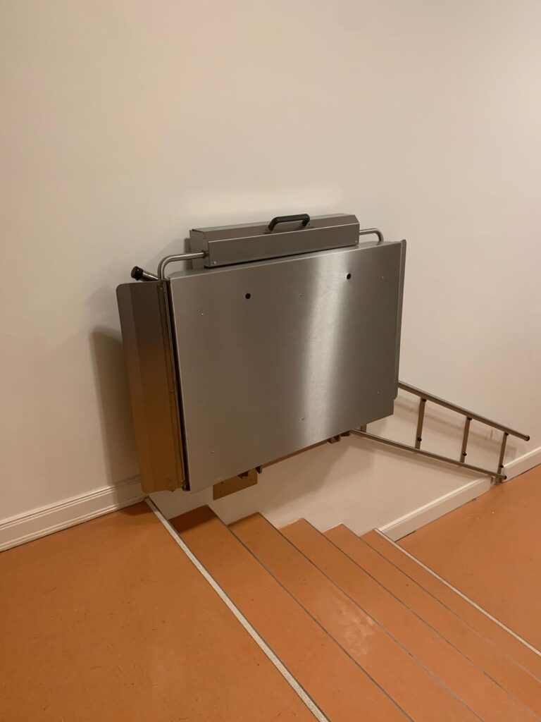 Referenzen - Treppenlift - Hamburg Rathaus