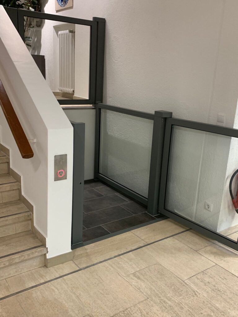 Referenzen - Hydraulische Hebebühne - Meppen Amtsgericht