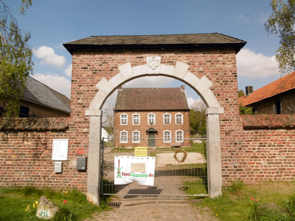 Referenzen - Kabinenlift - Aachen Gut! Branderhof