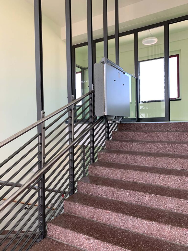 Referenzen - Treppenlift - Grund- und Oberschule Calau