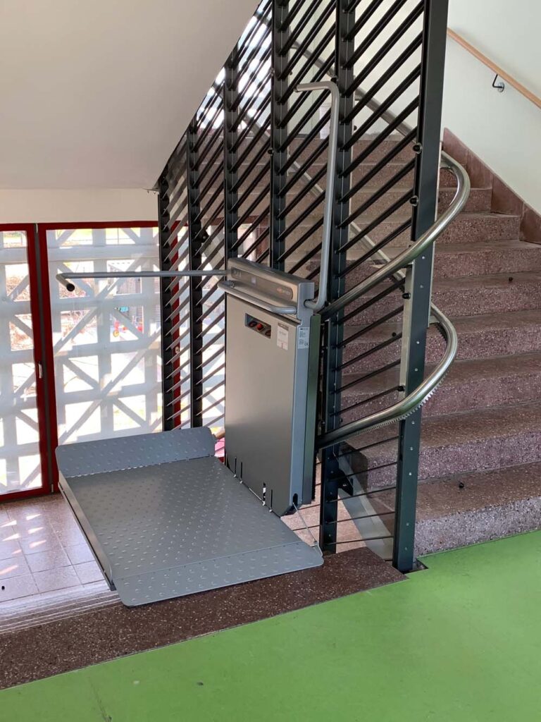 Referenzen - Treppenlift - Grund- und Oberschule Calau