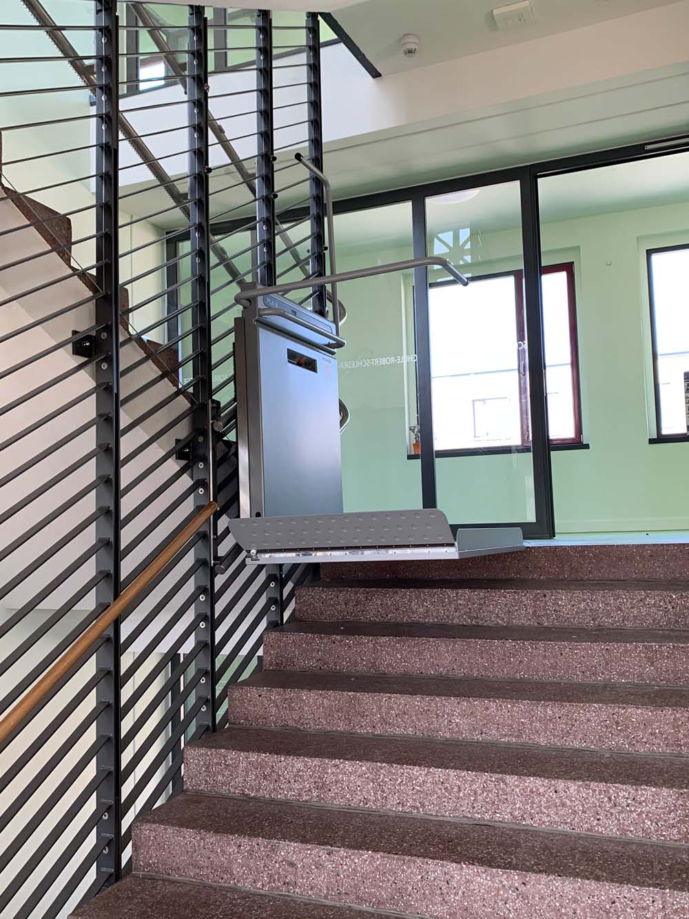 Referenzen - Treppenlift - Grund- und Oberschule Calau