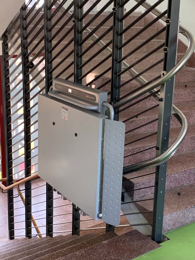 Referenzen - Treppenlift - Grund- und Oberschule Calau