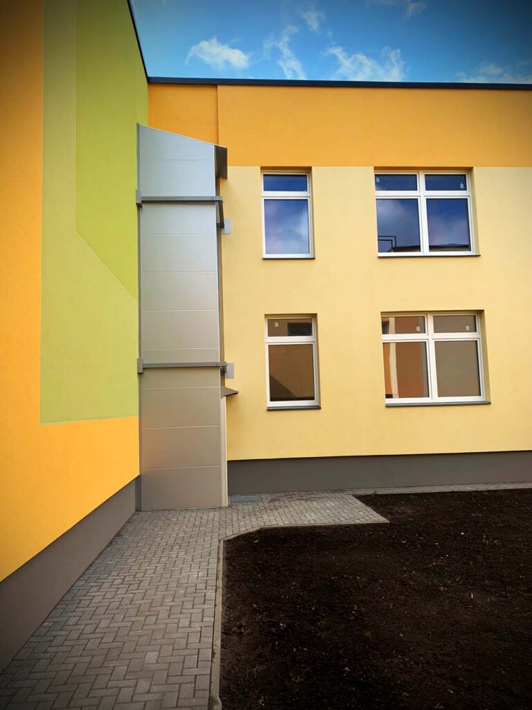 Referenzen - Plattformlift Aussen - Mehrfamilienhaus Hamburg