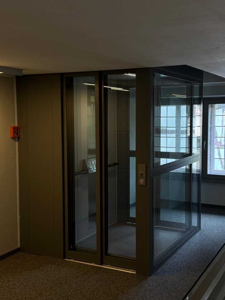 Referenzen - Kabinenlift - Lemgo Rathaus