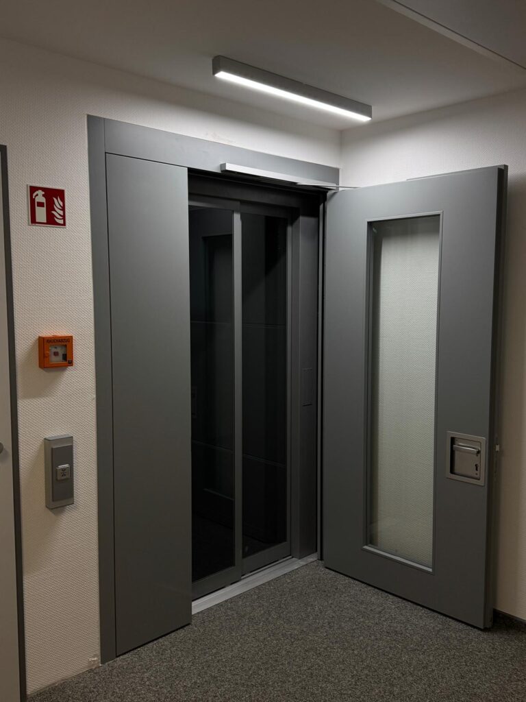 Referenzen - Kabinenlift - Lemgo Rathaus