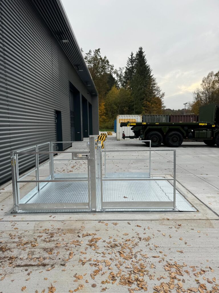Referenzen - Hydraulischer Schwerlastheber - Kaserne Walldürn