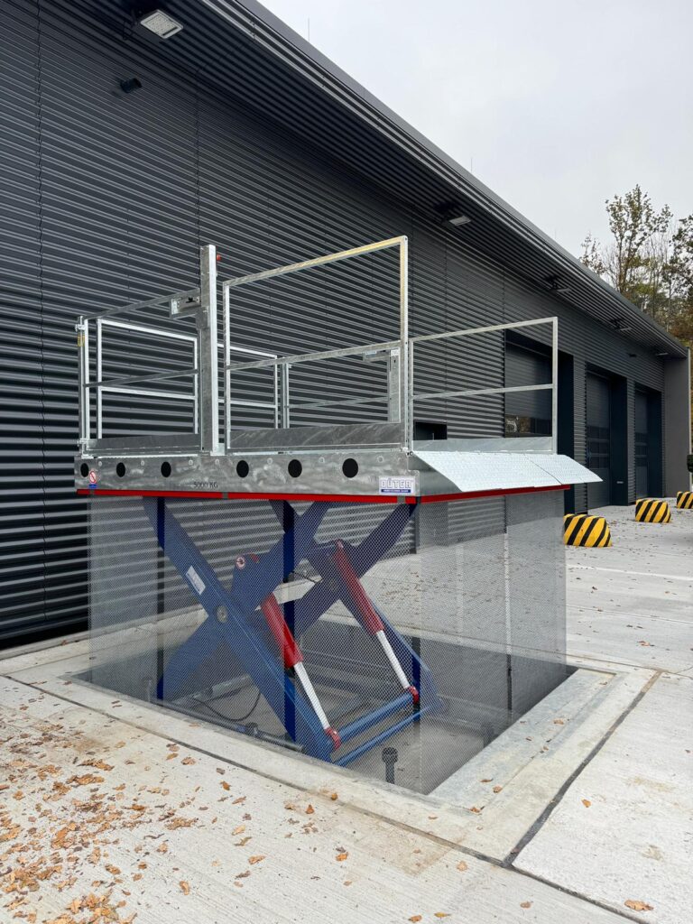 Referenzen - Hydraulischer Schwerlastheber - Kaserne Walldürn