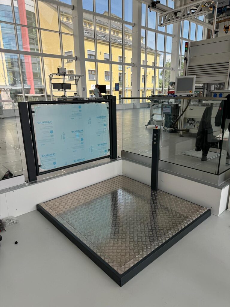 Referenzen - Hydraulische Hebebühne - Magdeburger Fraunhoferinstitut