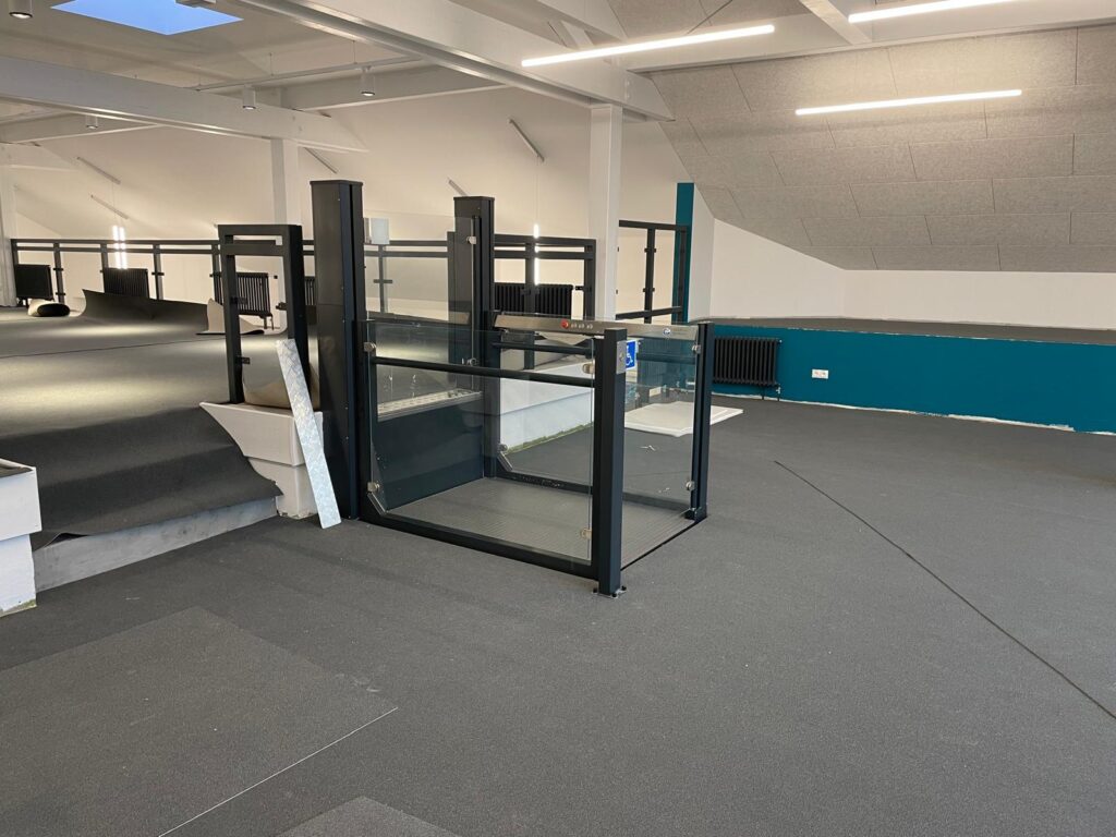 Referenzen - Elektrische Hebebühne - Familien- und Begegnungszentrum Südheide