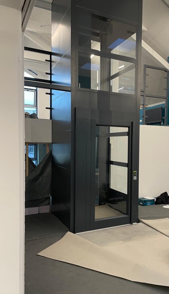 Referenzen - Plattformlift Innen - Familien- und Begegnungszentrum Südheide