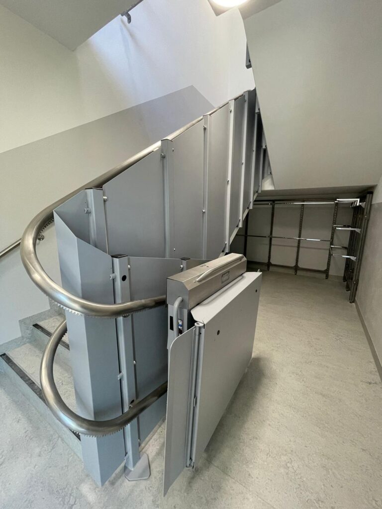 Referenzen - Treppenlift - Stendal Theater der Altmark