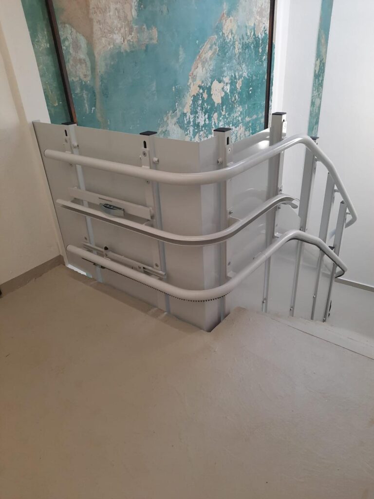 Referenzen - Treppenlift - Stendal Theater der Altmark