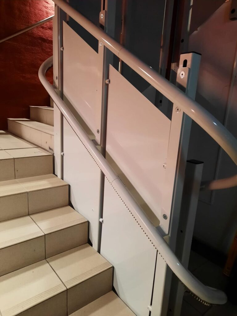 Referenzen - Treppenlift - Stendal Theater der Altmark