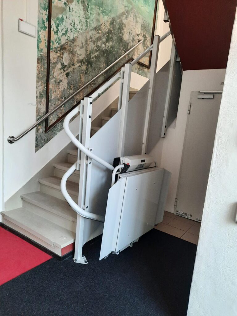 Referenzen - Treppenlift - Stendal Theater der Altmark