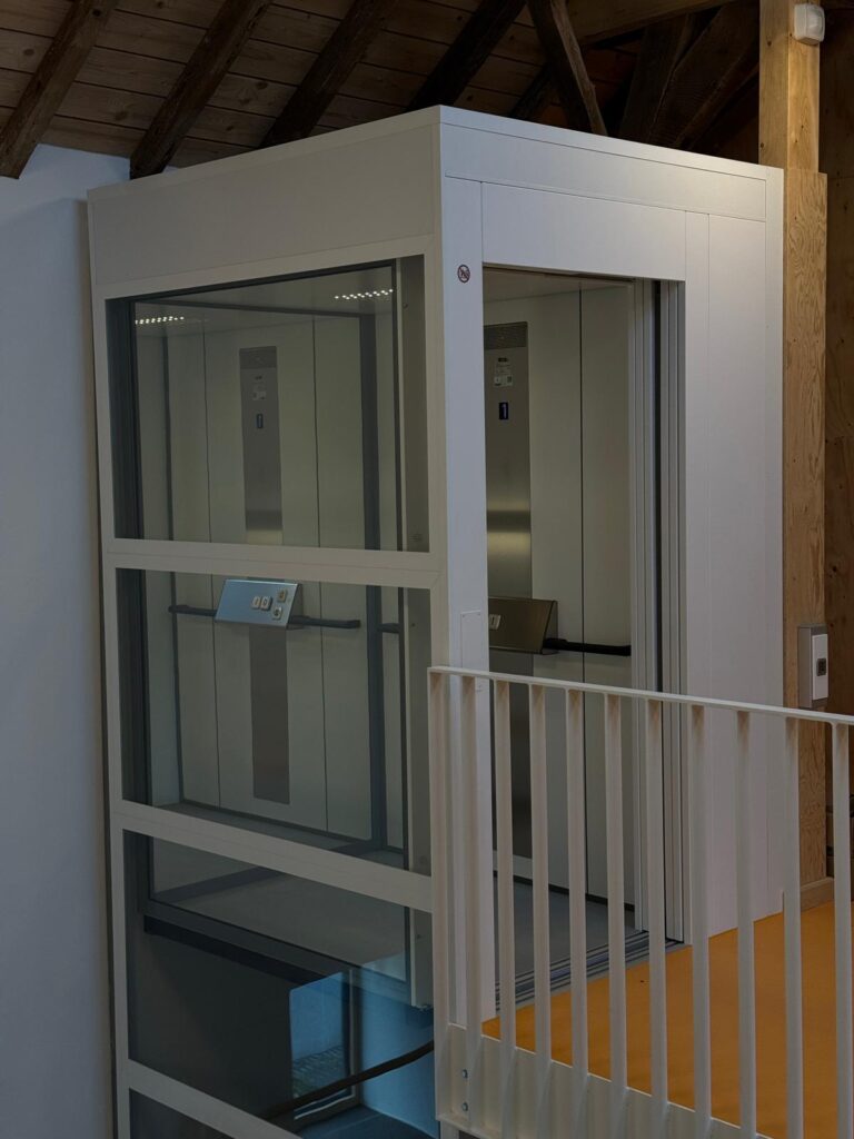 Referenzen - Kabinenlift - Aachen Gut! Branderhof