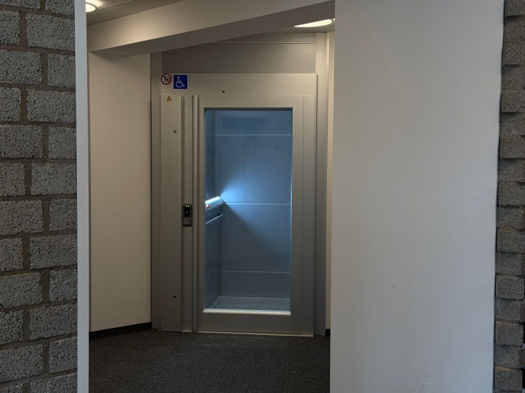 Referenzen - Plattformlift Innen - Rathaus Borgholzhausen