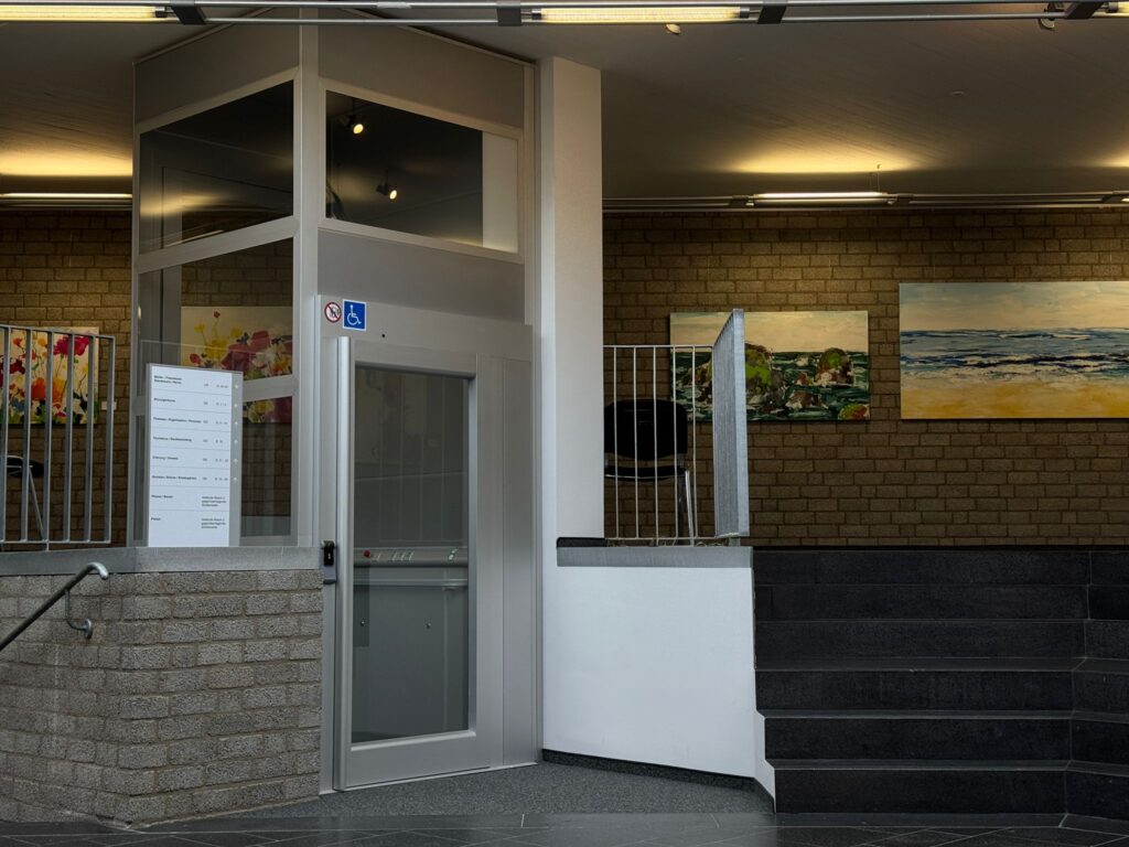 Referenzen - Plattformlift Innen - Rathaus Borgholzhausen