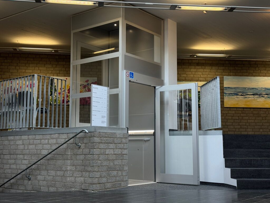 Referenzen - Plattformlift Innen - Rathaus Borgholzhausen