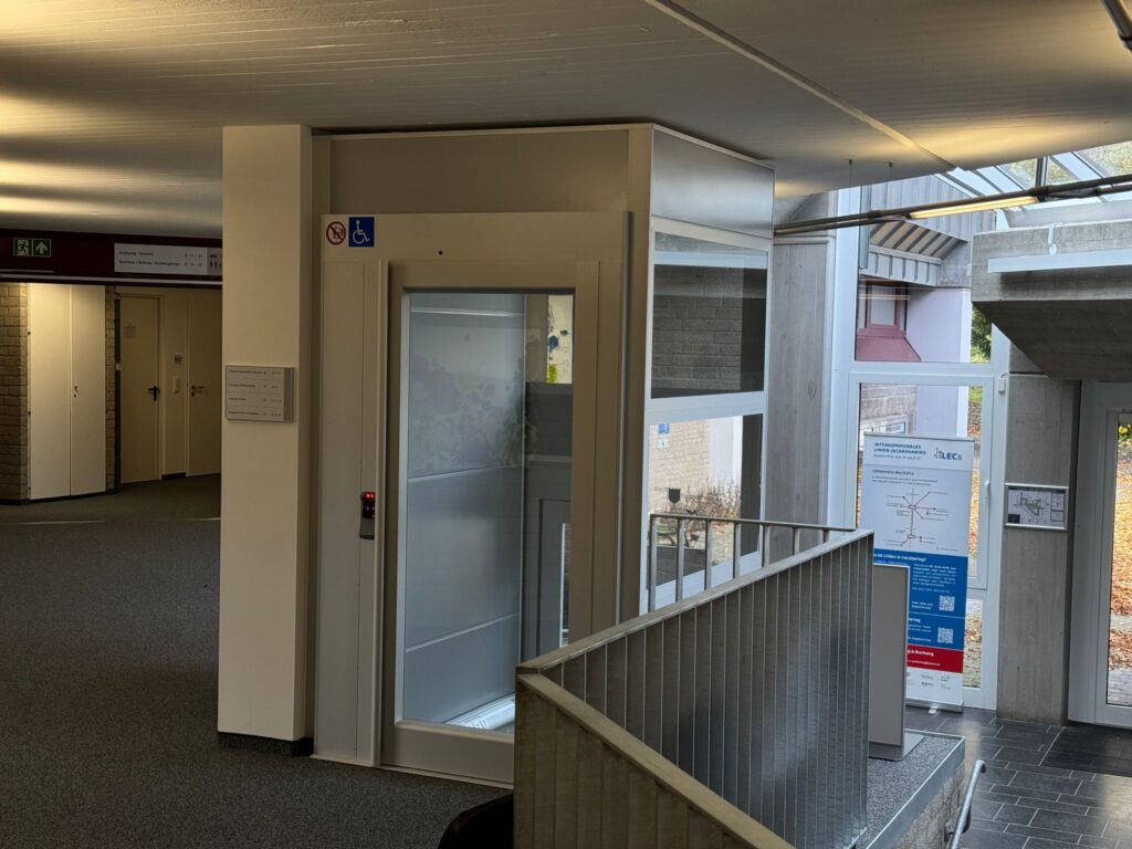 Referenzen - Plattformlift Innen - Rathaus Borgholzhausen