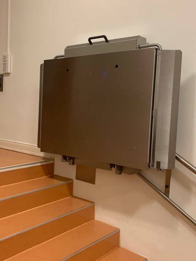 Referenzen - Treppenlift - Hamburg Rathaus