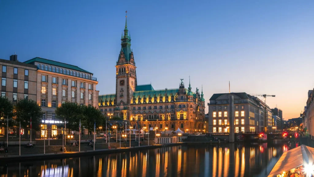 Referenzen - Treppenlift - Hamburg Rathaus