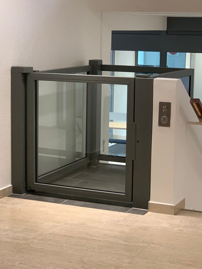 Referenzen - Hydraulische Hebebühne - Meppen Amtsgericht